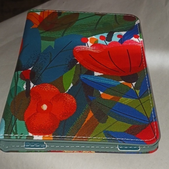 Mojo Universal 6 Floral Kindle/Tablet Case for smaller Kindle - Picture 1 of 5